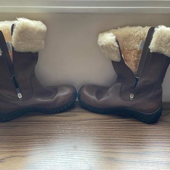 UGG Bandon Gore-Tex Leather and Vibram Soles Boots size 7 - Picture 5 of 9